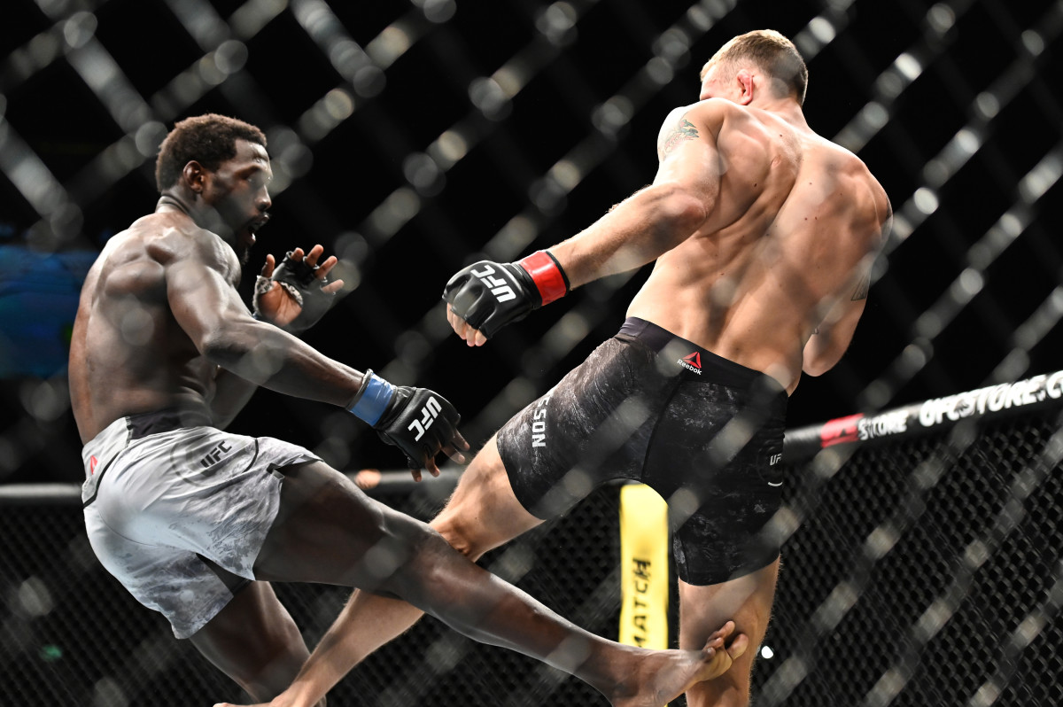 No. 3 Jared Cannonier (l.) matches up against No. 4 Derek Brunson (not pictured) at UFC 271. 